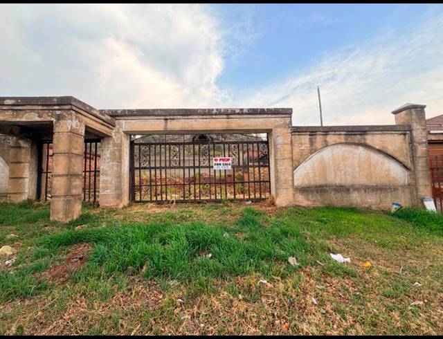 LAND FOR SALE IN LAUDIUM